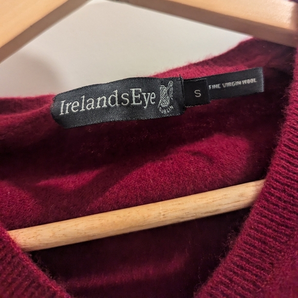 NWOT Irelandseye Virgin Wool Women's V Neck Sweater Berry Red Aran Small - Picture 2 of 4